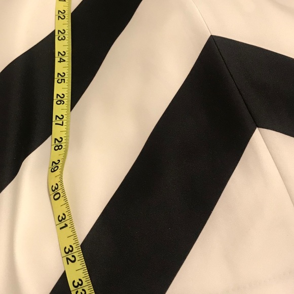 Gorgeous sleeveless dress - Picture 6 of 8